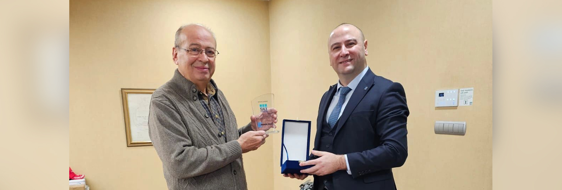 Tempa Pano | Tempa Pano Presented a Plaque to Şalt Otomasyon